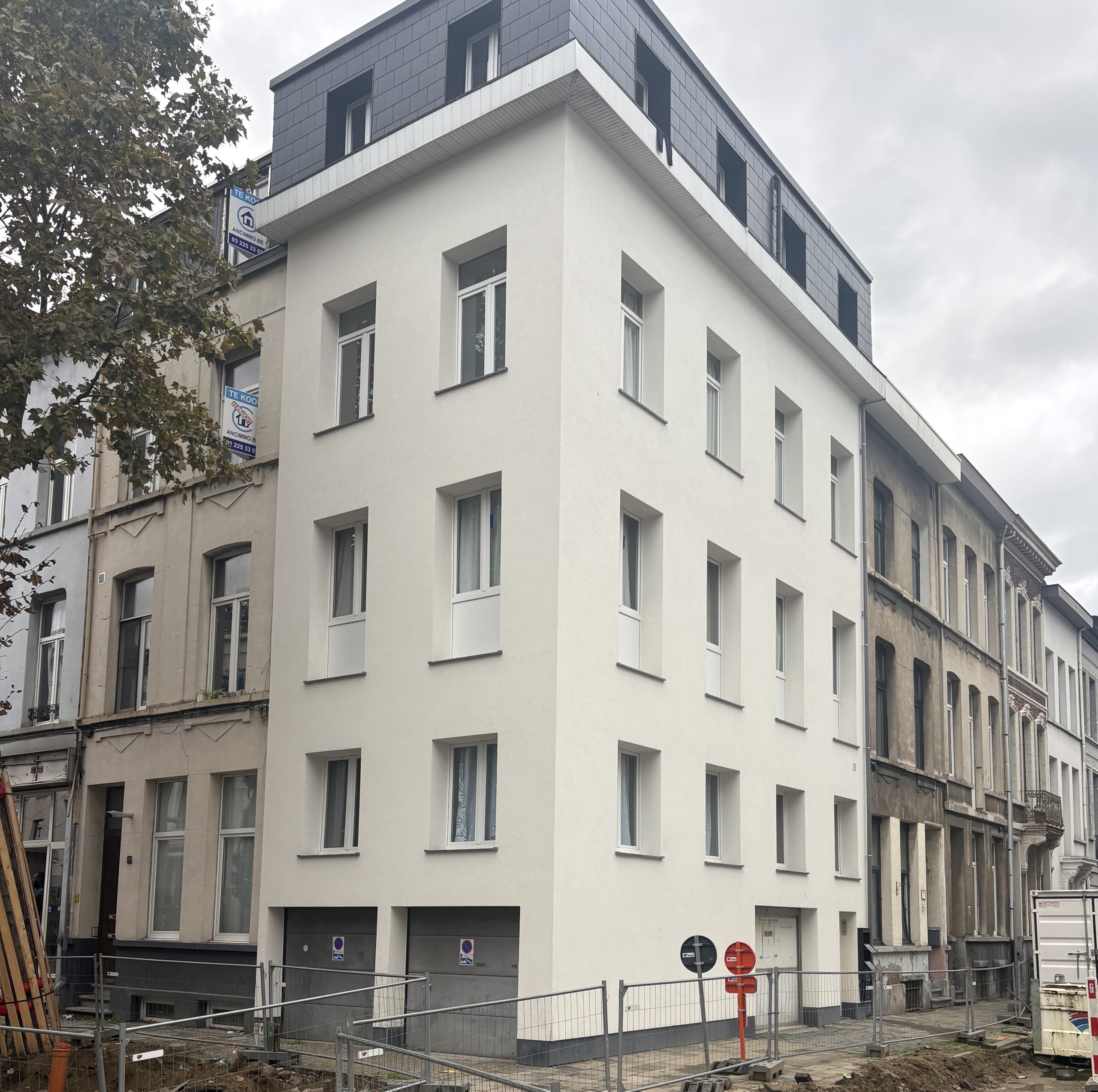 Gevelrenovatie met isolatie en crepi te Antwerpen door Kijzer