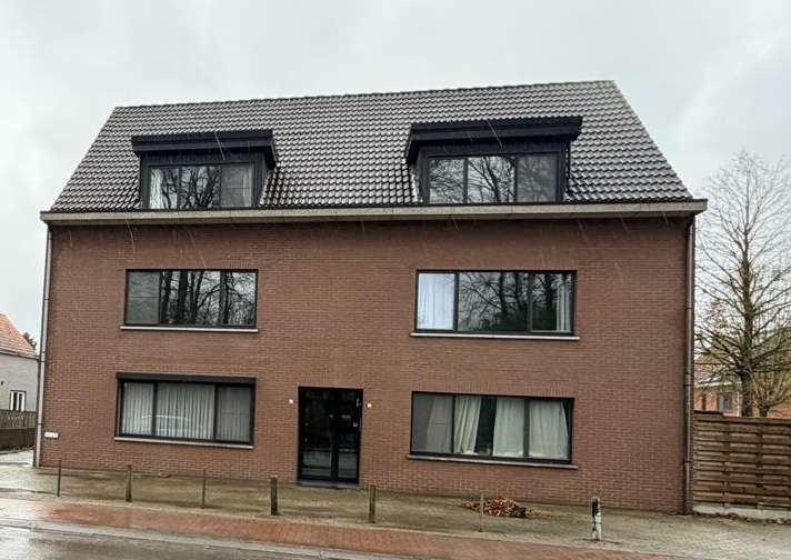 Renovatie van een hellend dak te Zoersel door Kijzer